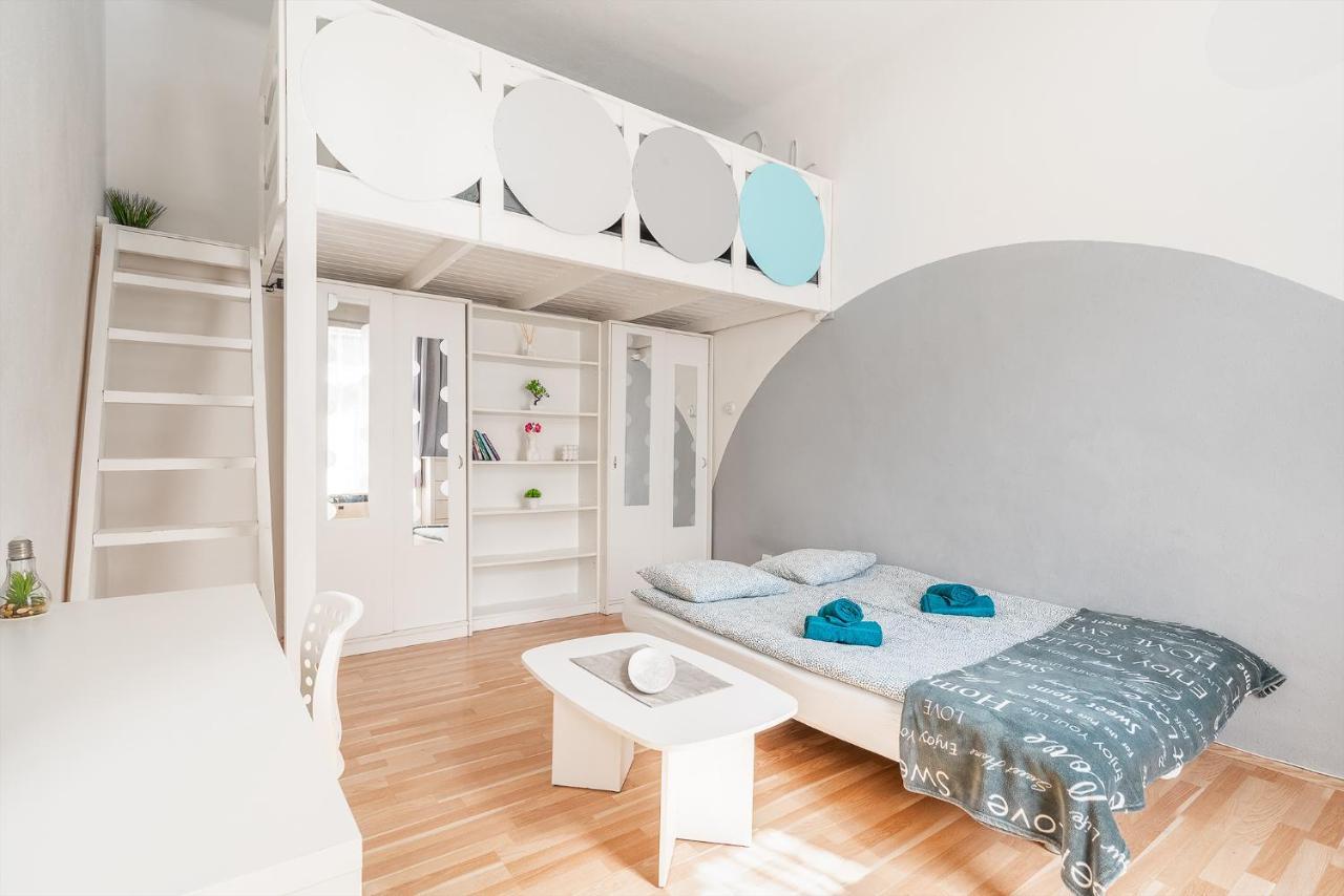 Sunny Dots Apartment - Free Parking! Будапеща Екстериор снимка
