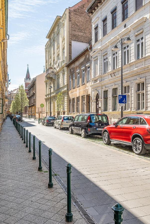 Sunny Dots Apartment - Free Parking! Будапеща Екстериор снимка