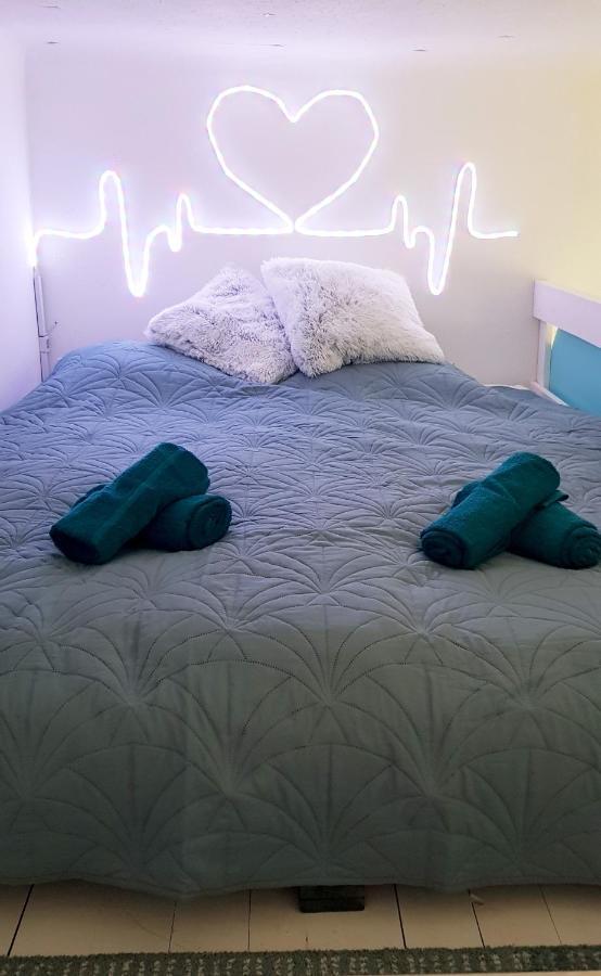 Sunny Dots Apartment - Free Parking! Будапеща Екстериор снимка
